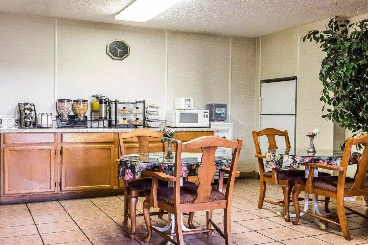 Econo Lodge Inn & Suites Matthews - Charlotte Εξωτερικό φωτογραφία