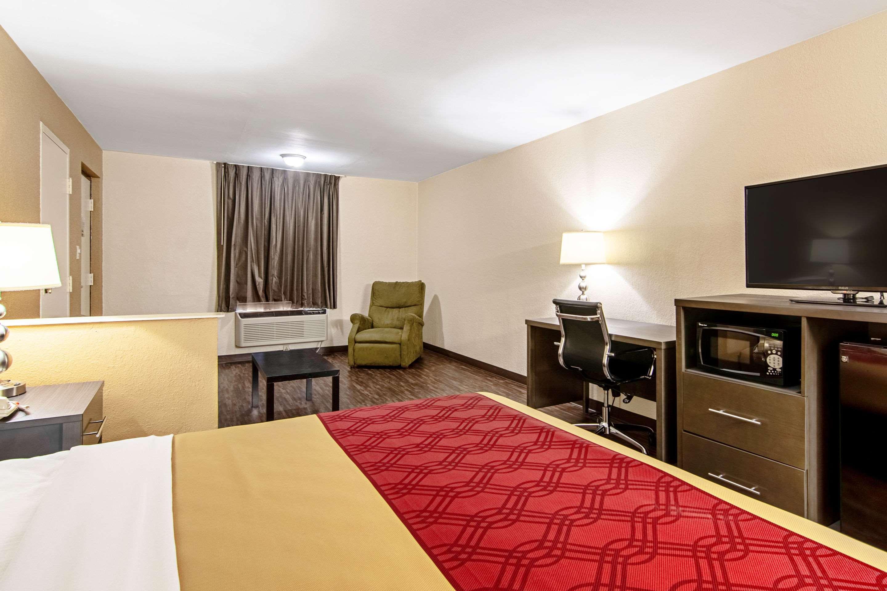 Econo Lodge Inn & Suites Matthews - Charlotte Εξωτερικό φωτογραφία