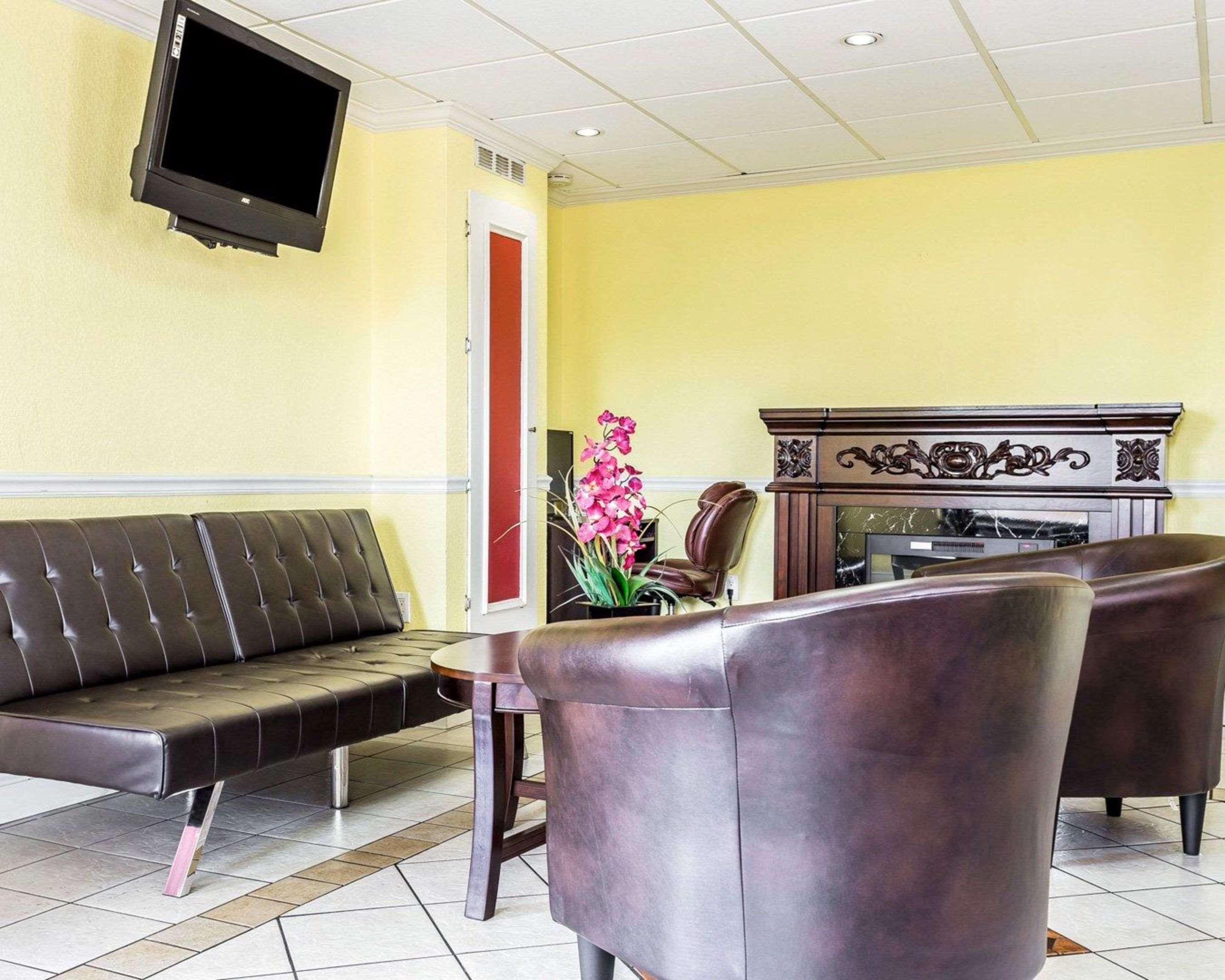 Econo Lodge Inn & Suites Matthews - Charlotte Εξωτερικό φωτογραφία