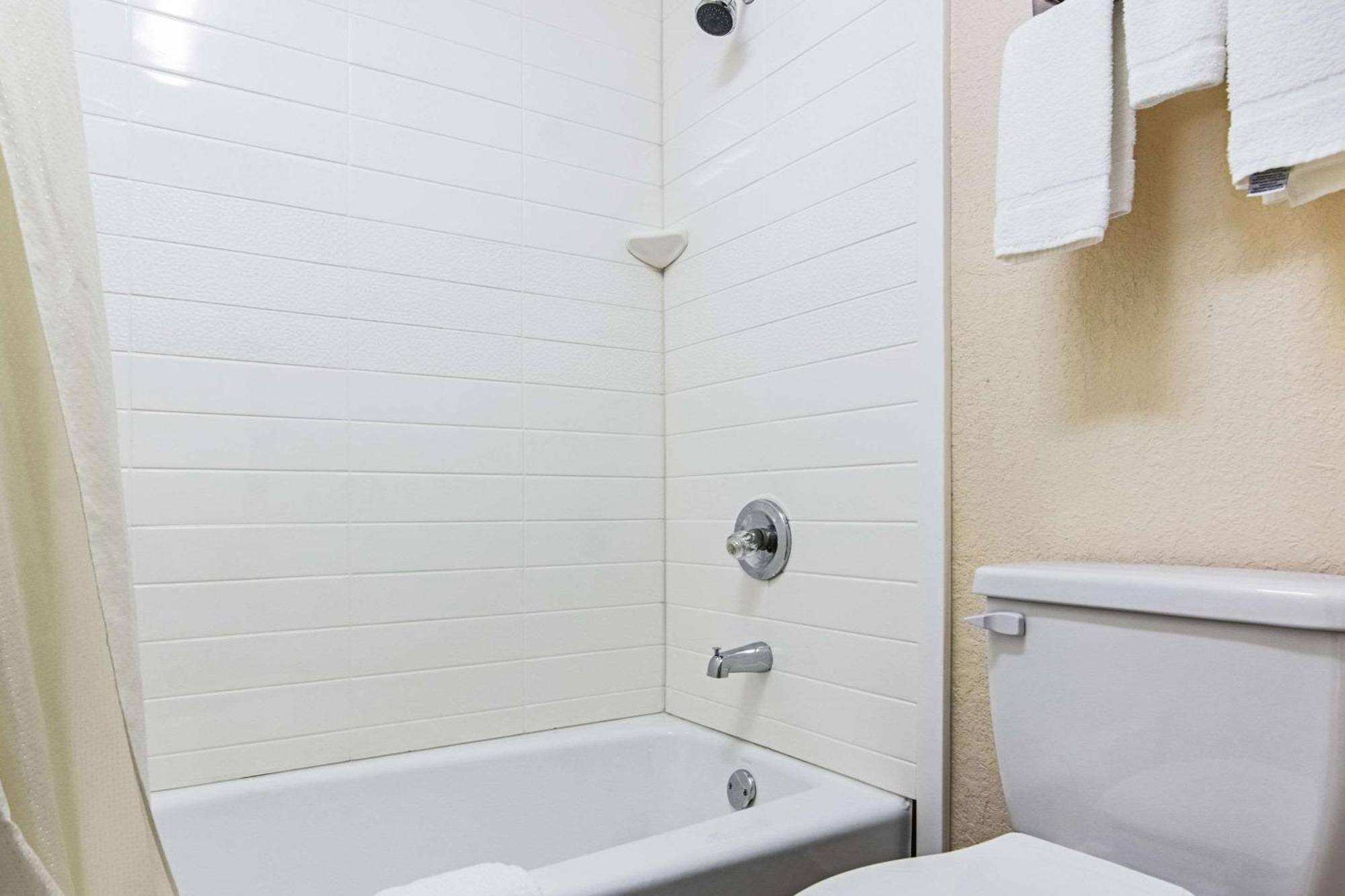 Econo Lodge Inn & Suites Matthews - Charlotte Εξωτερικό φωτογραφία