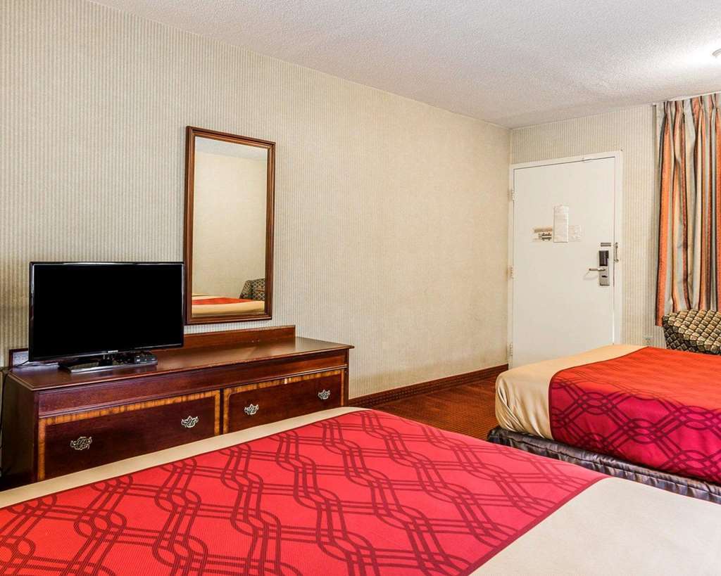 Econo Lodge Inn & Suites Matthews - Charlotte Δωμάτιο φωτογραφία