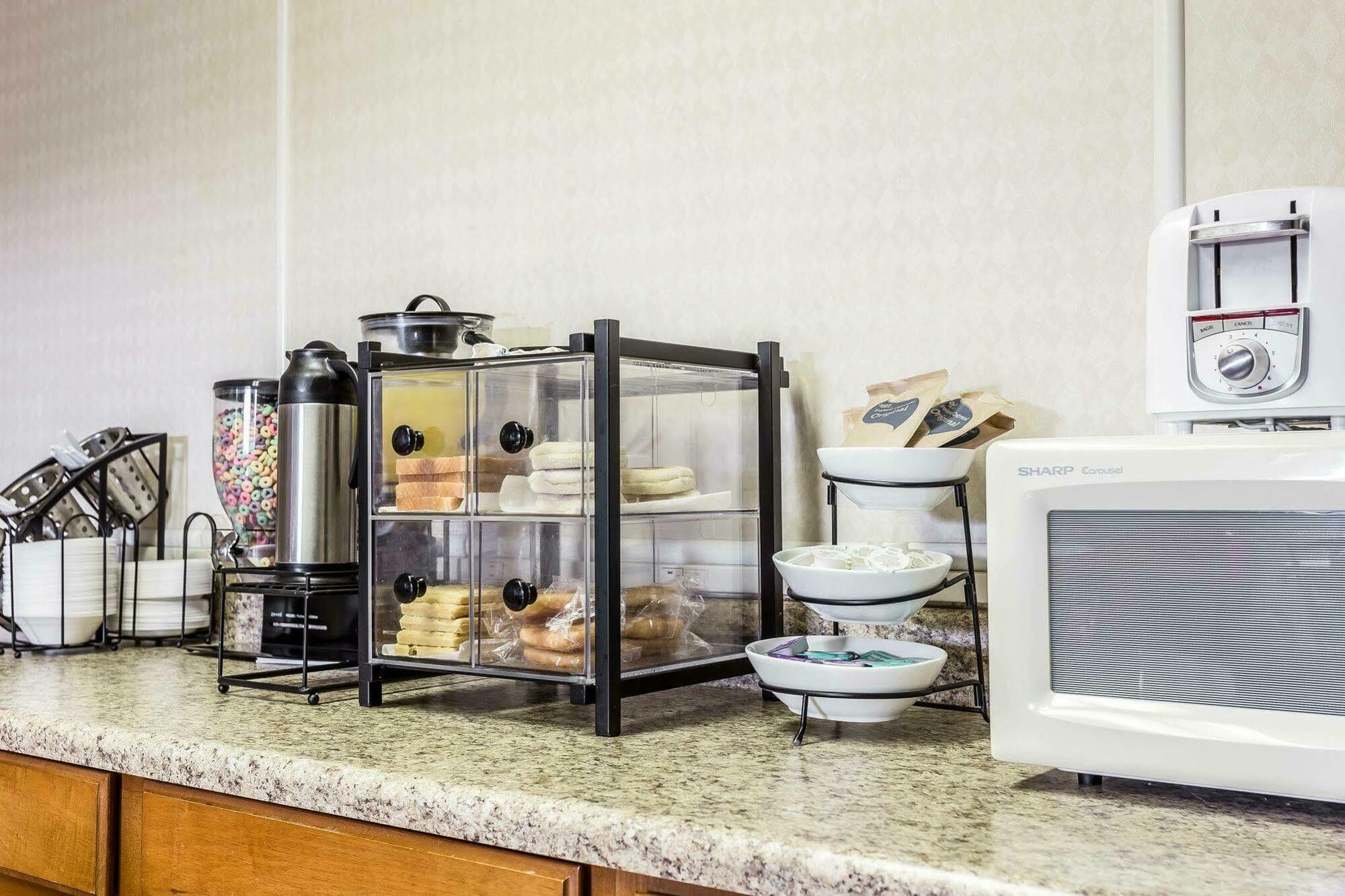Econo Lodge Inn & Suites Matthews - Charlotte Εξωτερικό φωτογραφία