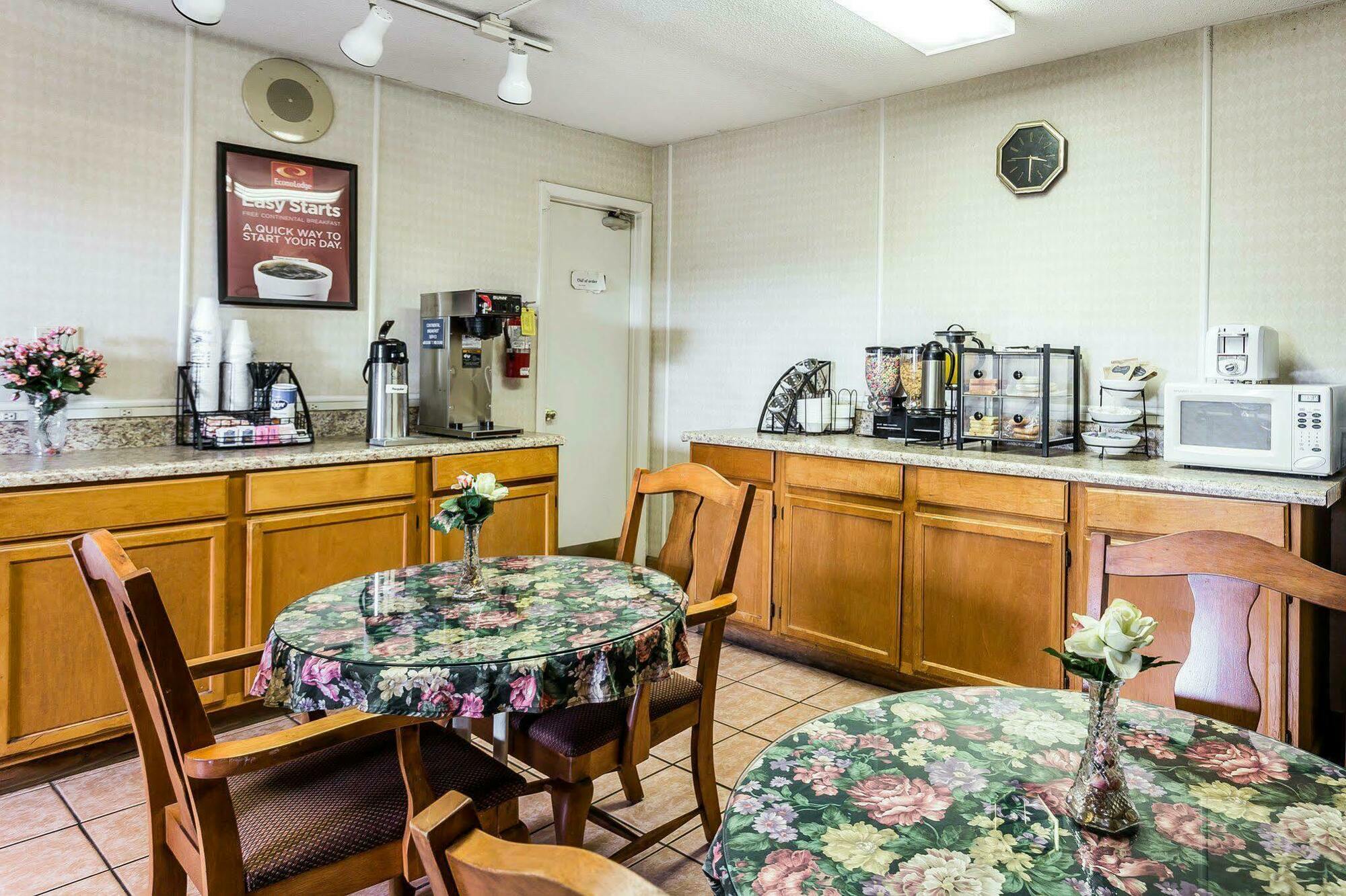 Econo Lodge Inn & Suites Matthews - Charlotte Εξωτερικό φωτογραφία