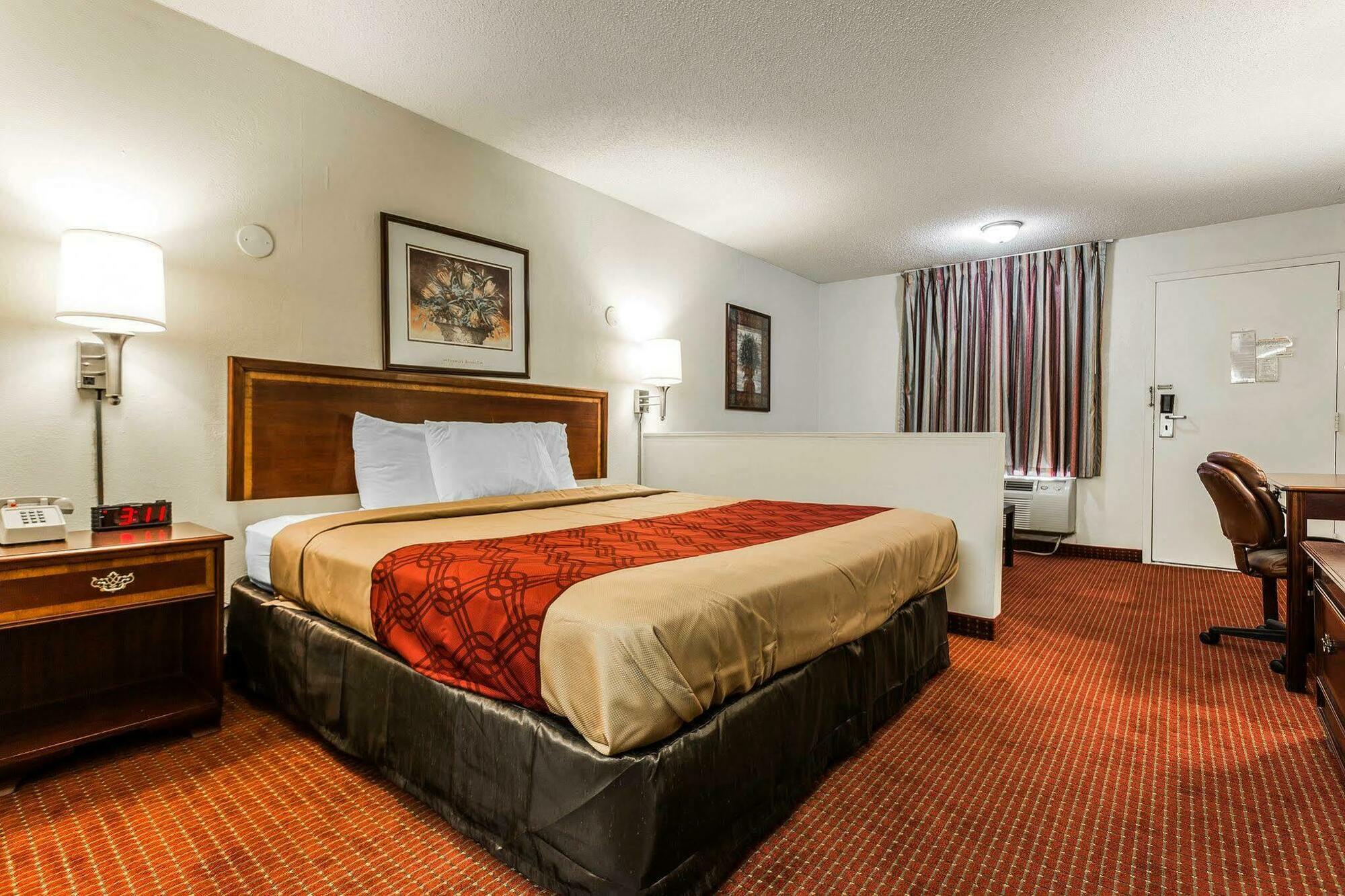 Econo Lodge Inn & Suites Matthews - Charlotte Εξωτερικό φωτογραφία