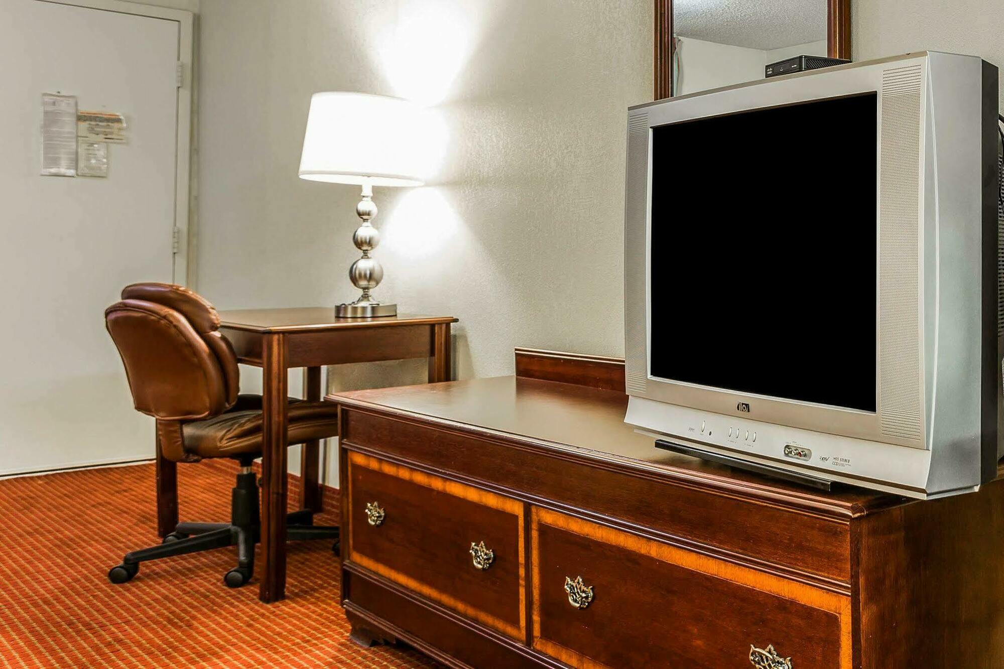 Econo Lodge Inn & Suites Matthews - Charlotte Εξωτερικό φωτογραφία